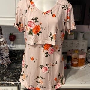 f Bearskand floral stretch short sleeve regular size maternity top XL.  NWT